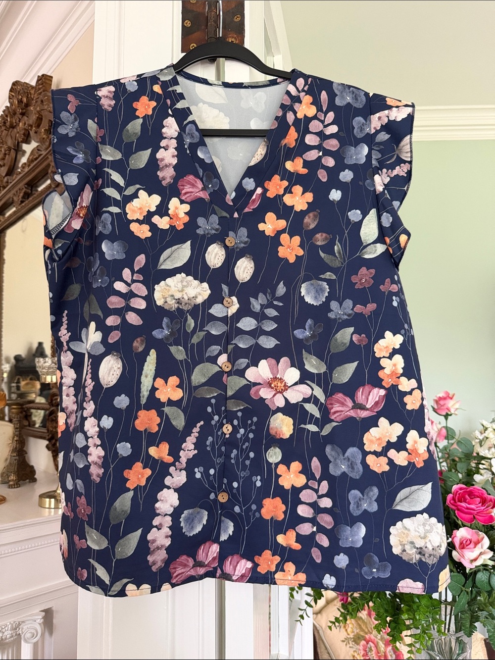 Floral Navy Sleeveless V-Neck Top, size Large
